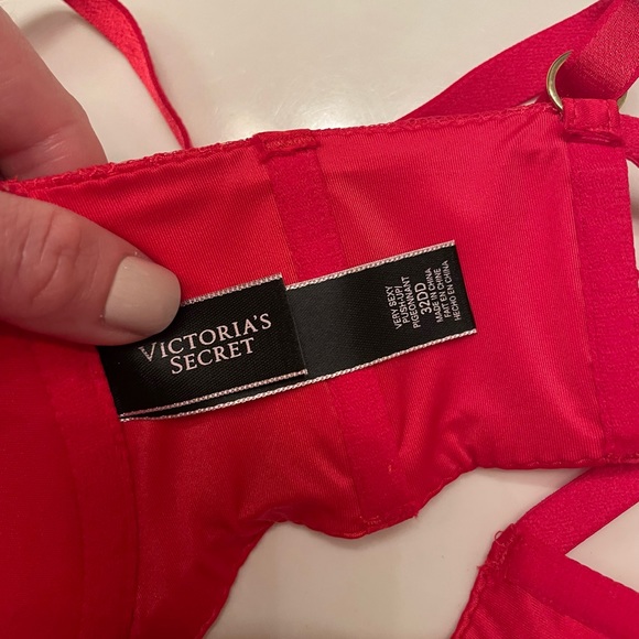 Victorias Secret Very Sexy Push Up Bra - Picture 3 of 3